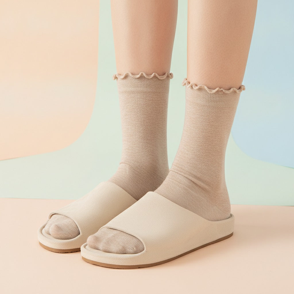 Slouch Crew Socks with Scalloped Edge - Coffee