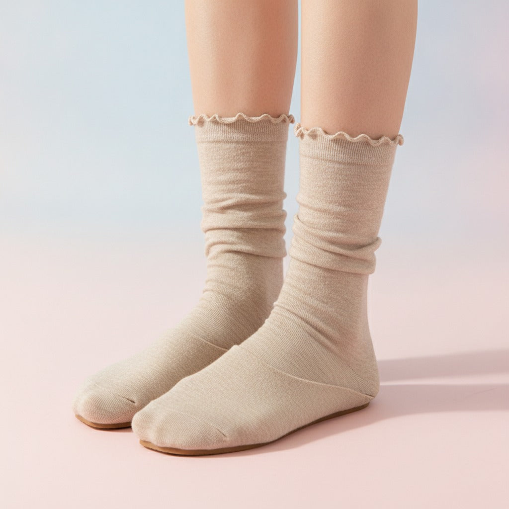 Slouch Crew Socks with Scalloped Edge - Oatmeal
