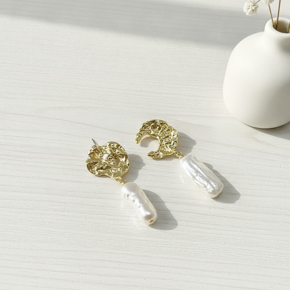 Baroque Pearl Drop Earrings - Gold Pearl