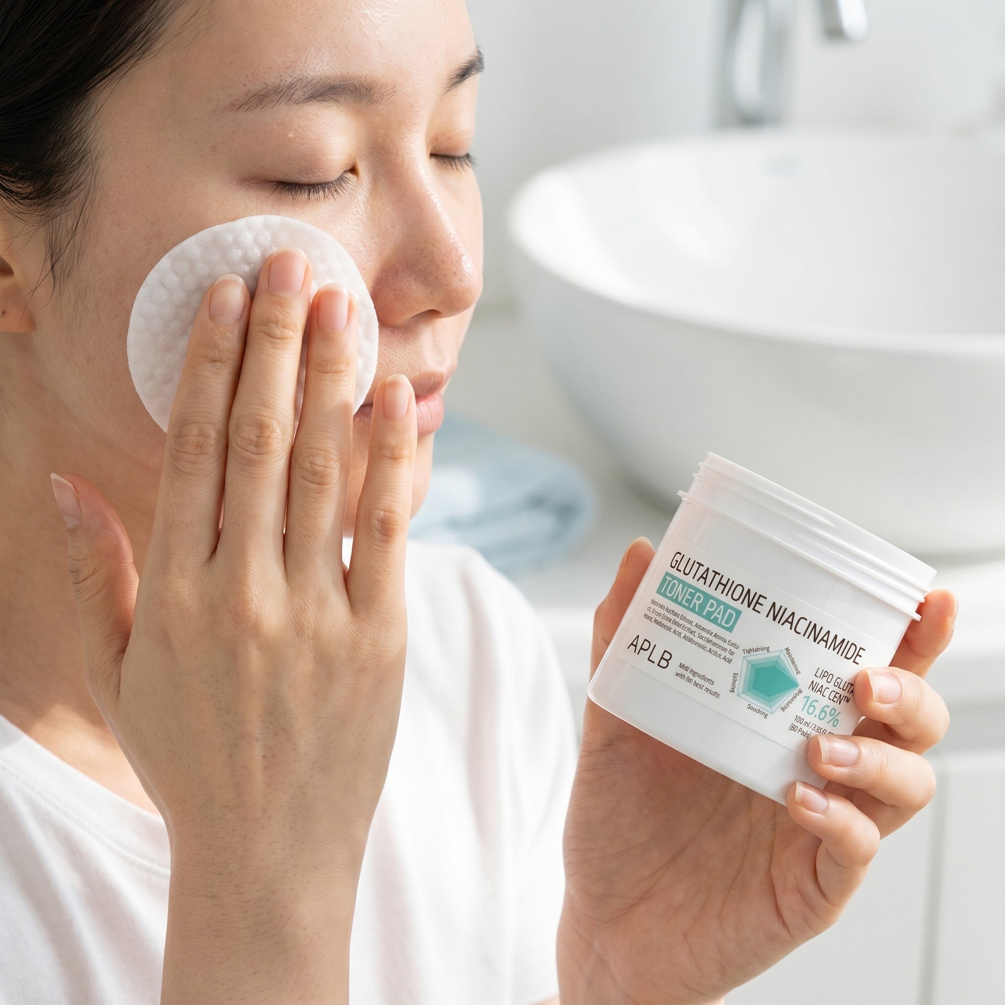 Glutathione Niacinamide Toner Pad (60 pads)