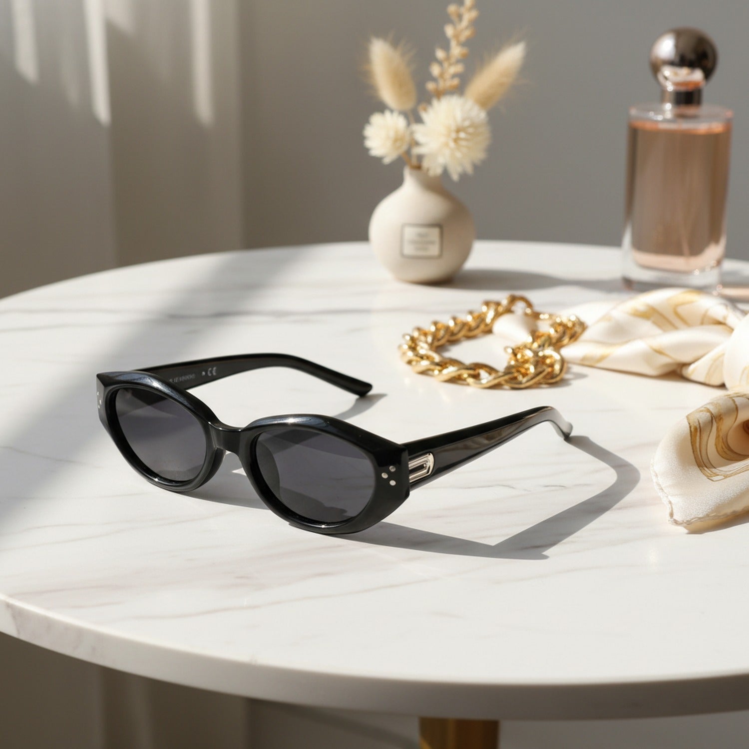 Black Oval Retro Sunglasses With Metal Accent