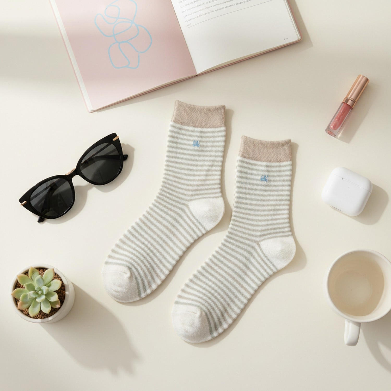 Gingham Star Crew Socks With Tan Trim