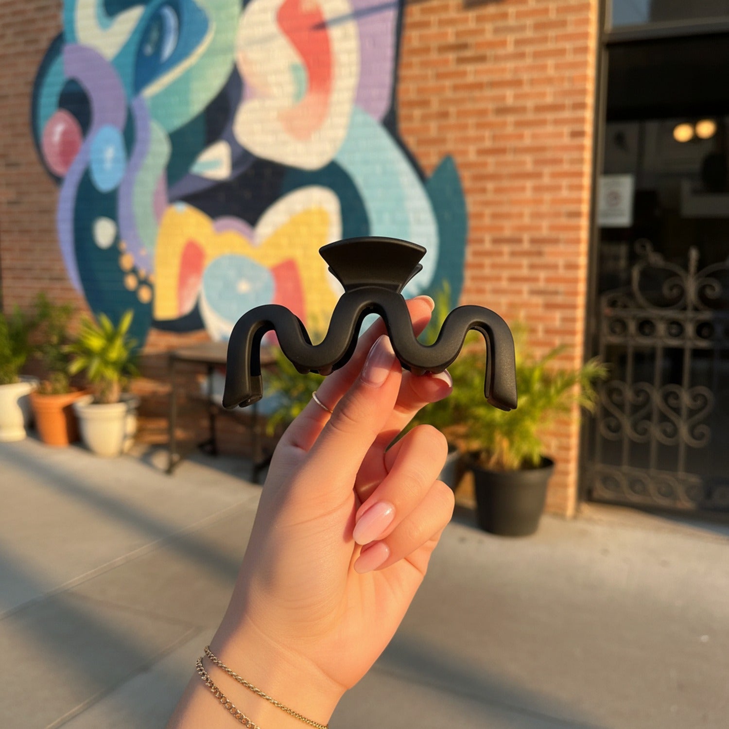 Black Wavy Hair Claw Clip