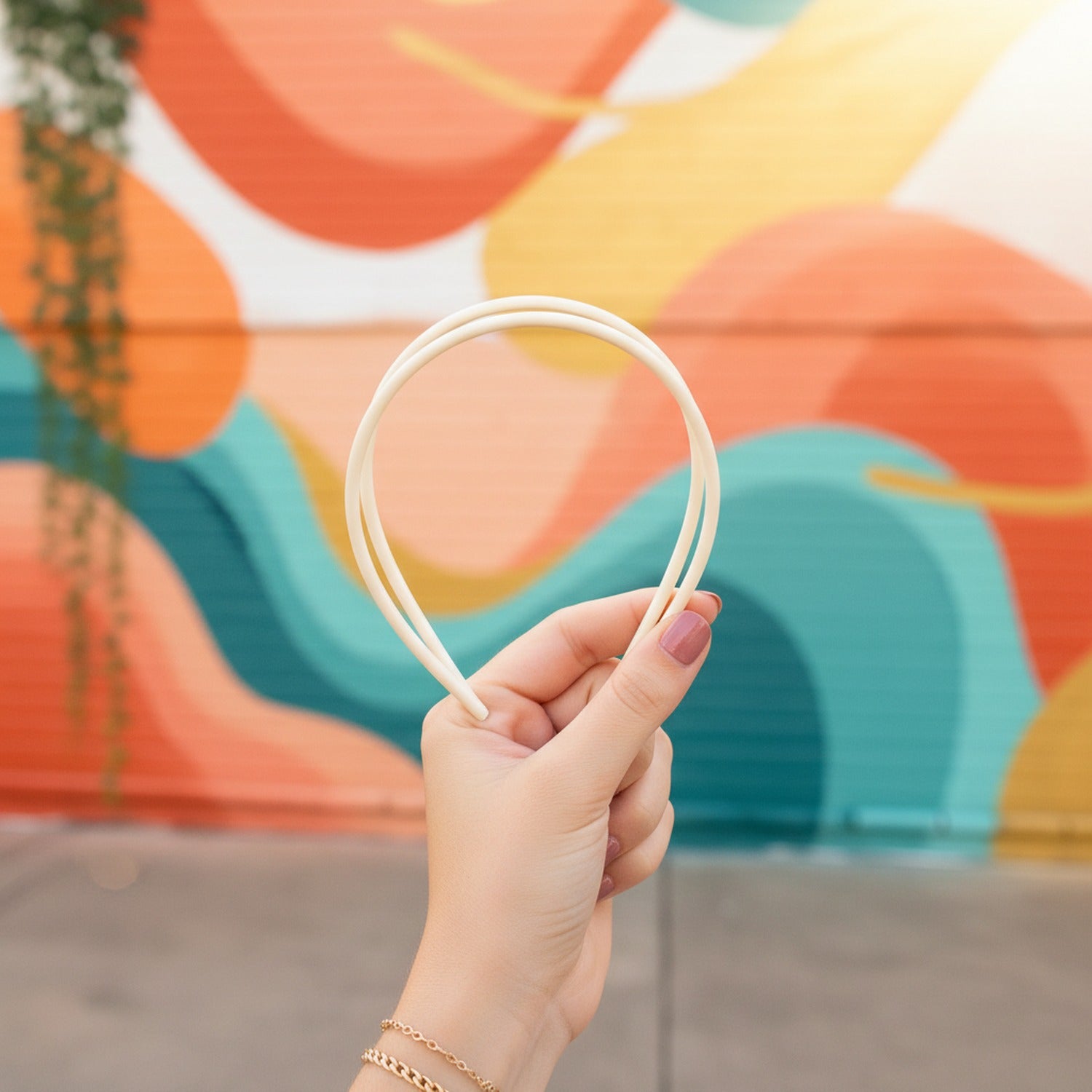 Black Curved Minimalist Hairband Headpiece