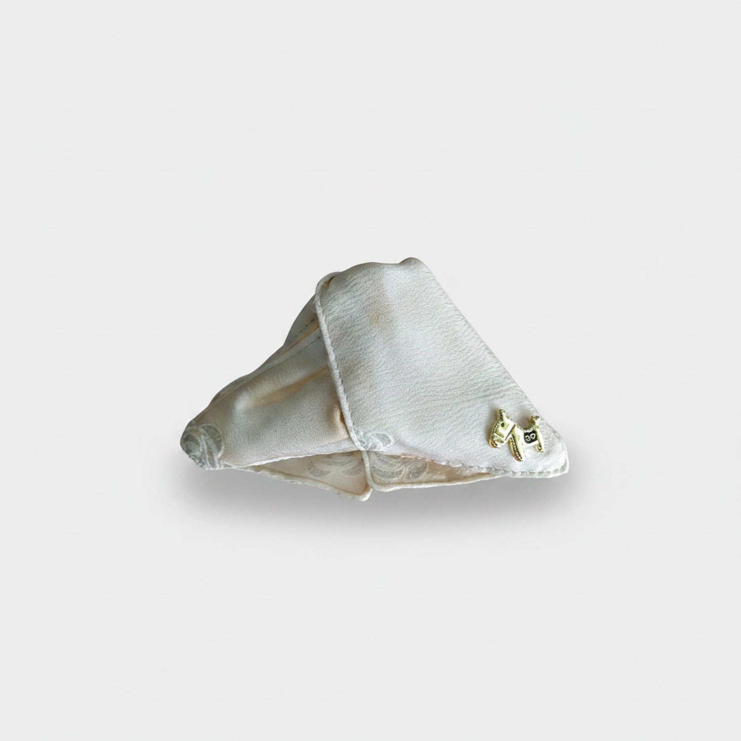 Cream Textured Hair Claw With Gold Butterfly Charm
