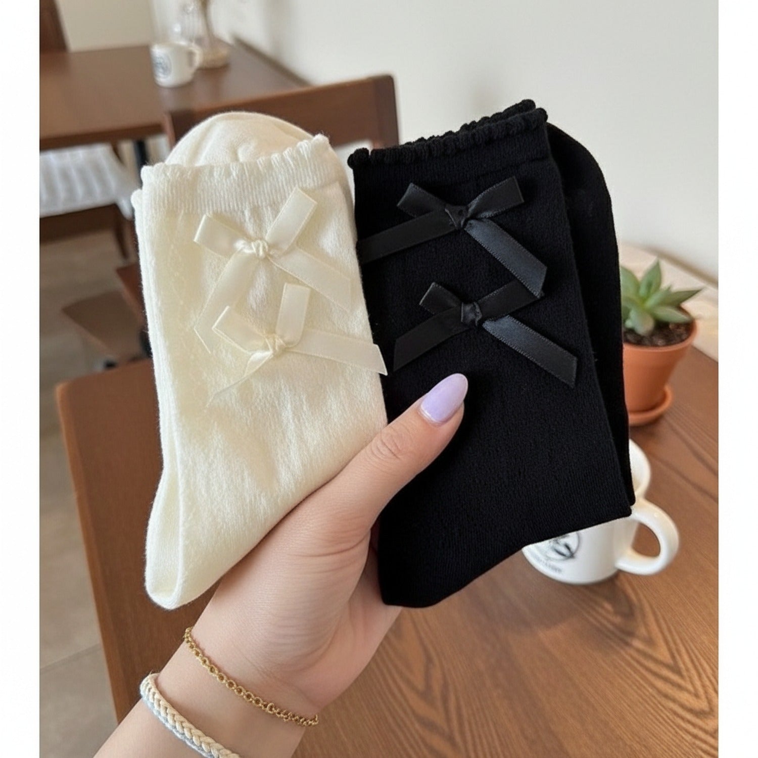 Cream Lace Ankle Socks With Bow