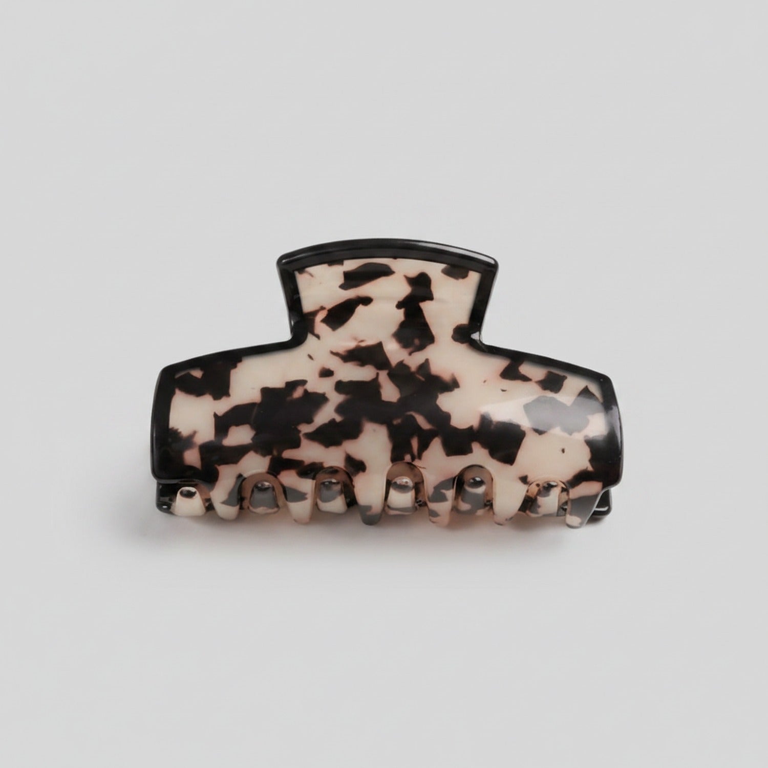 Black & White Tortoiseshell Hair Claw Clip
