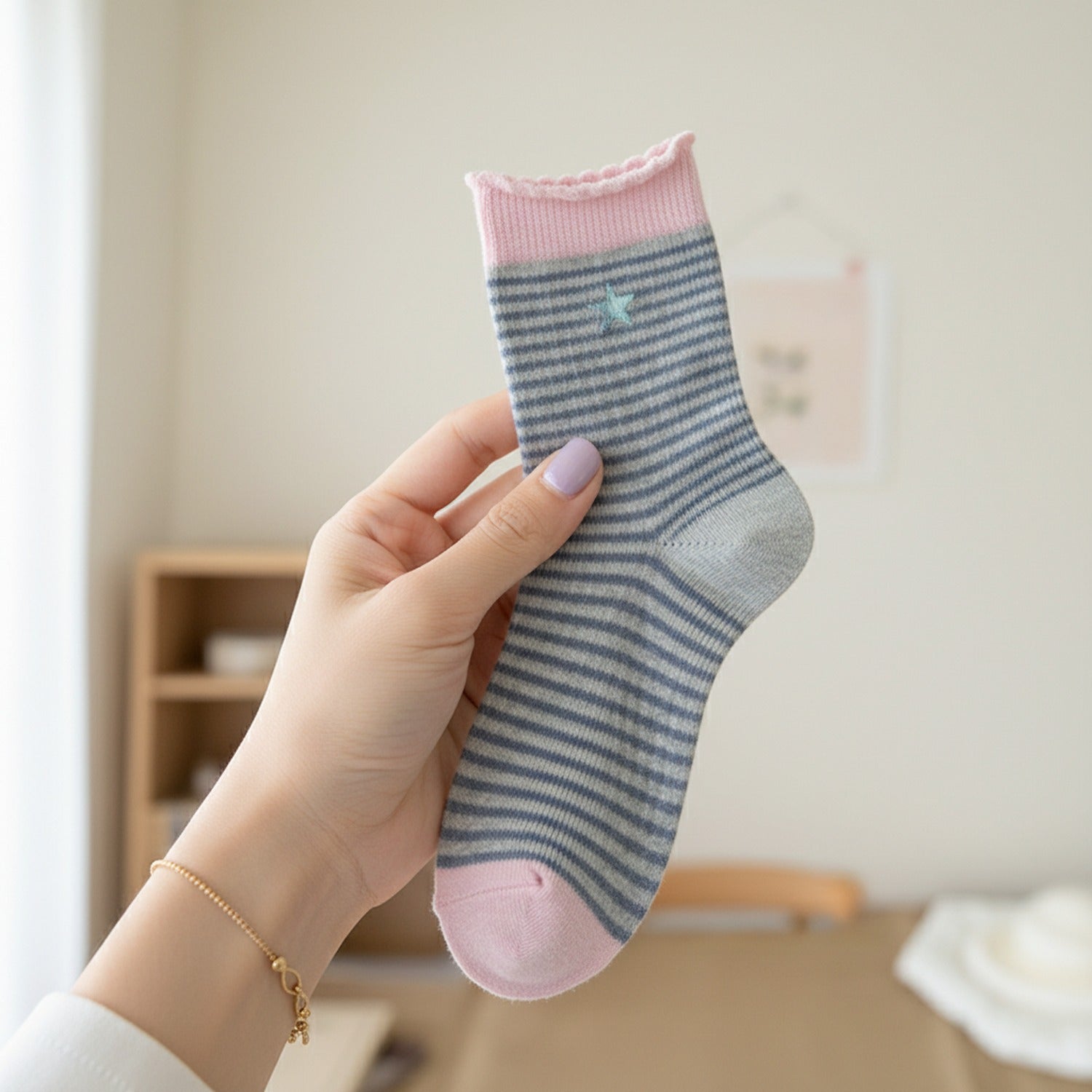 Gray Striped Pink Cuff Star Crew Socks