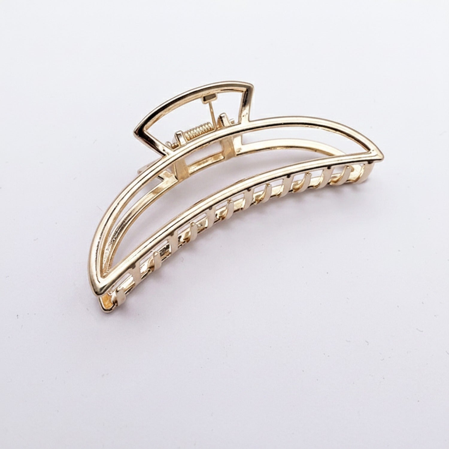 Gold Curved Hair Claw Clip With Teeth Detail