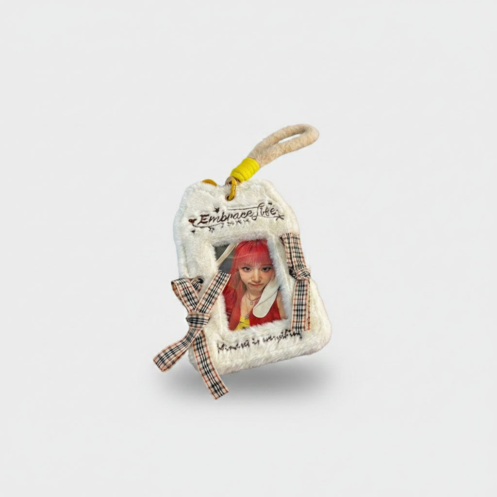 Fuzzy Photo Frame Keychain with Ribbons - White Fuzzy Card Holder with Ribbon – tech (view 3)