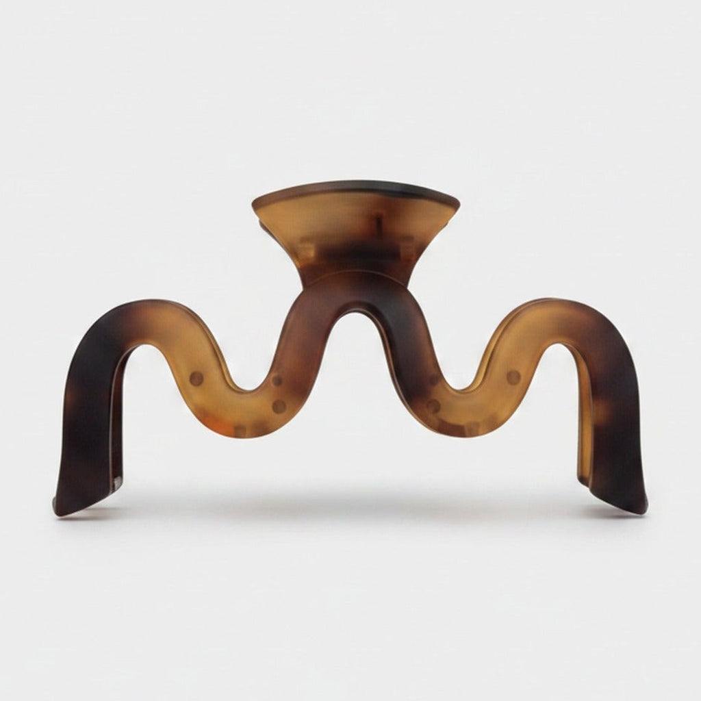 Tortoiseshell Wavy Hair Claw Clip – hair accessories (view 1)
