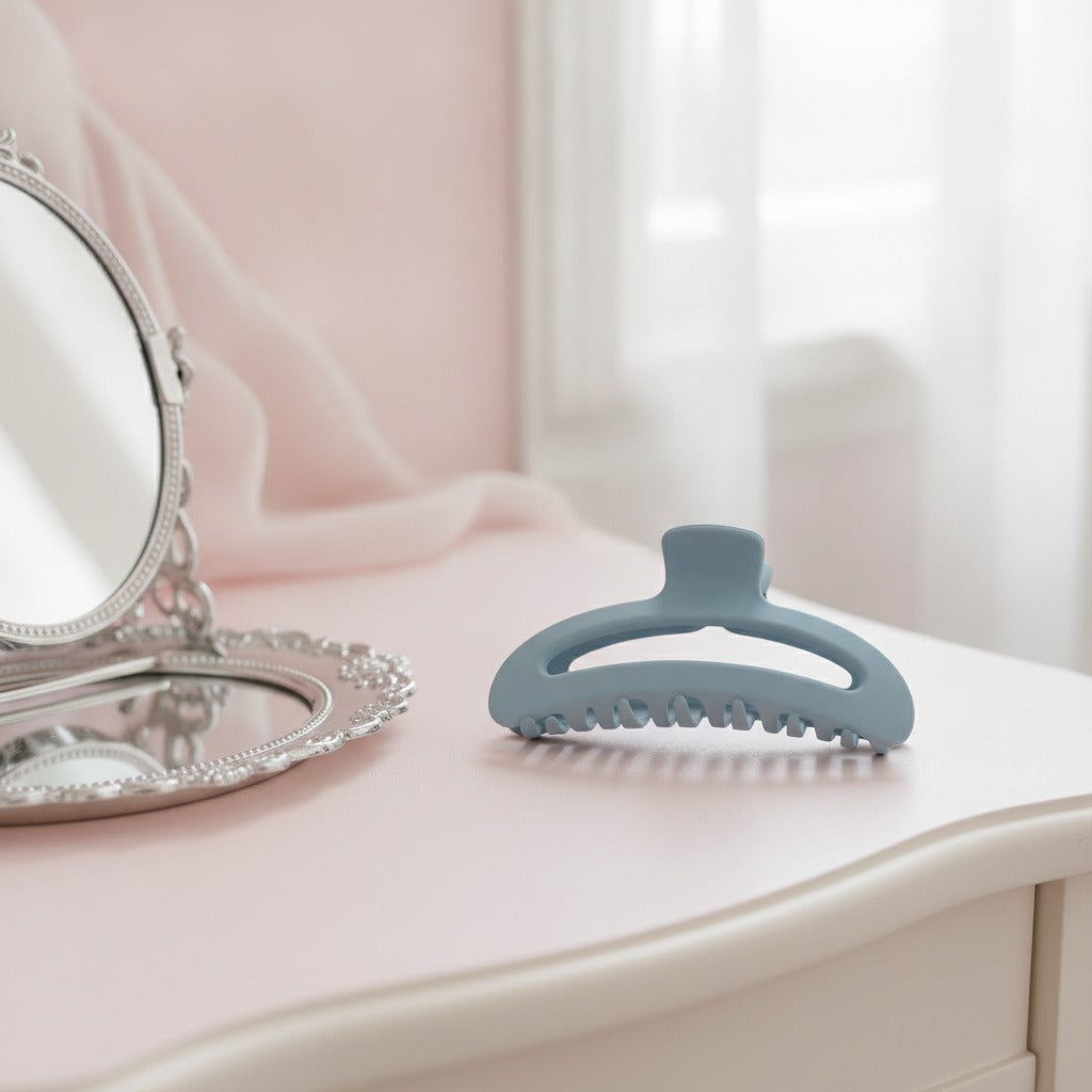 Pointed Duck Claw Hair Clip - Soft Blue
