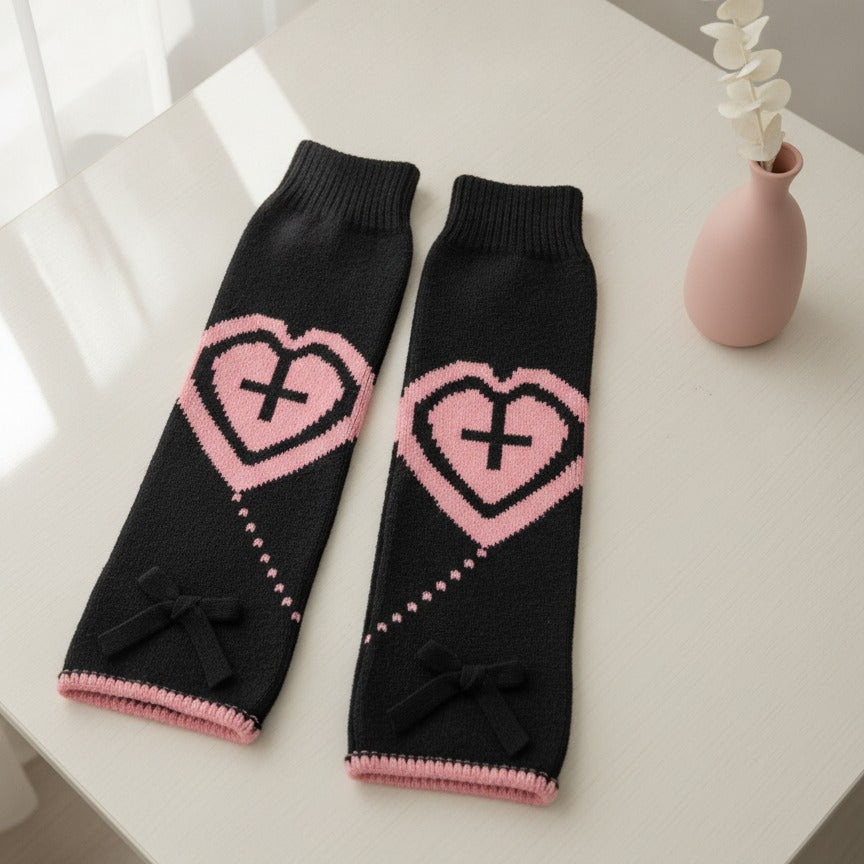 Heart Outline Slouchy Crew Socks - Black & Pink