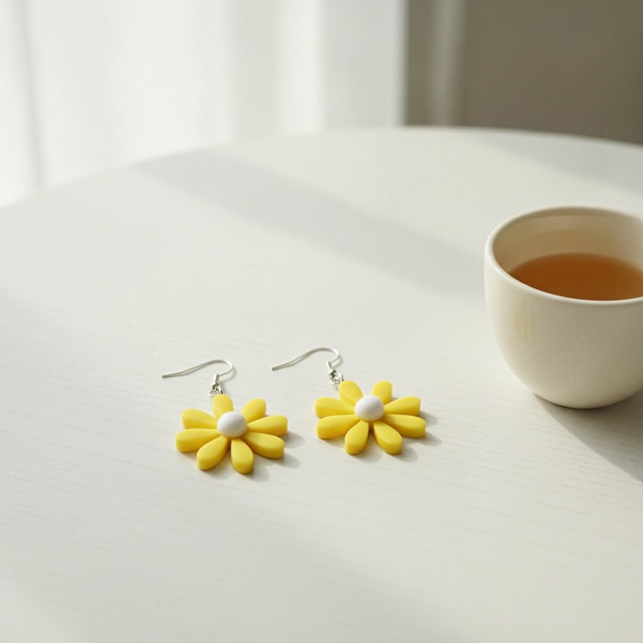 Daisy Dangle Earrings - Yellow Daisy