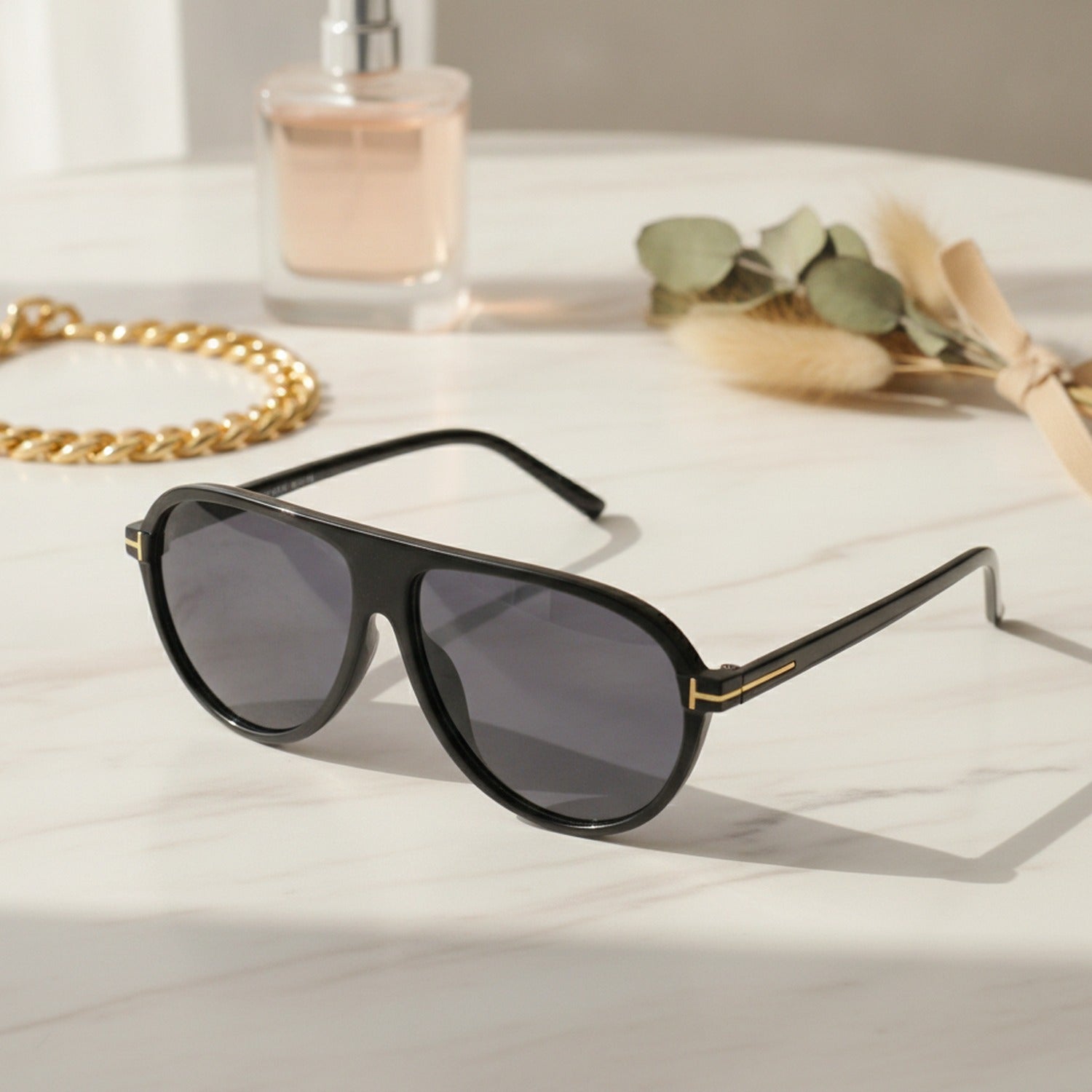 Retro Aviator Sunglasses with Gold Trim Black & Gold