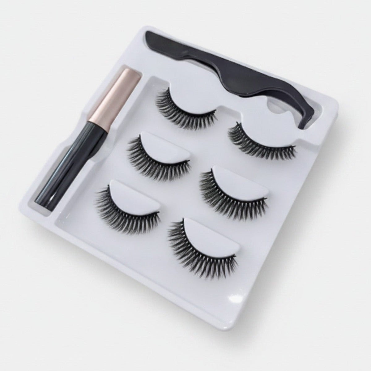 Magnetic False Eyelashes Kit With Eyeliner – Korean beauty tool (view 1)