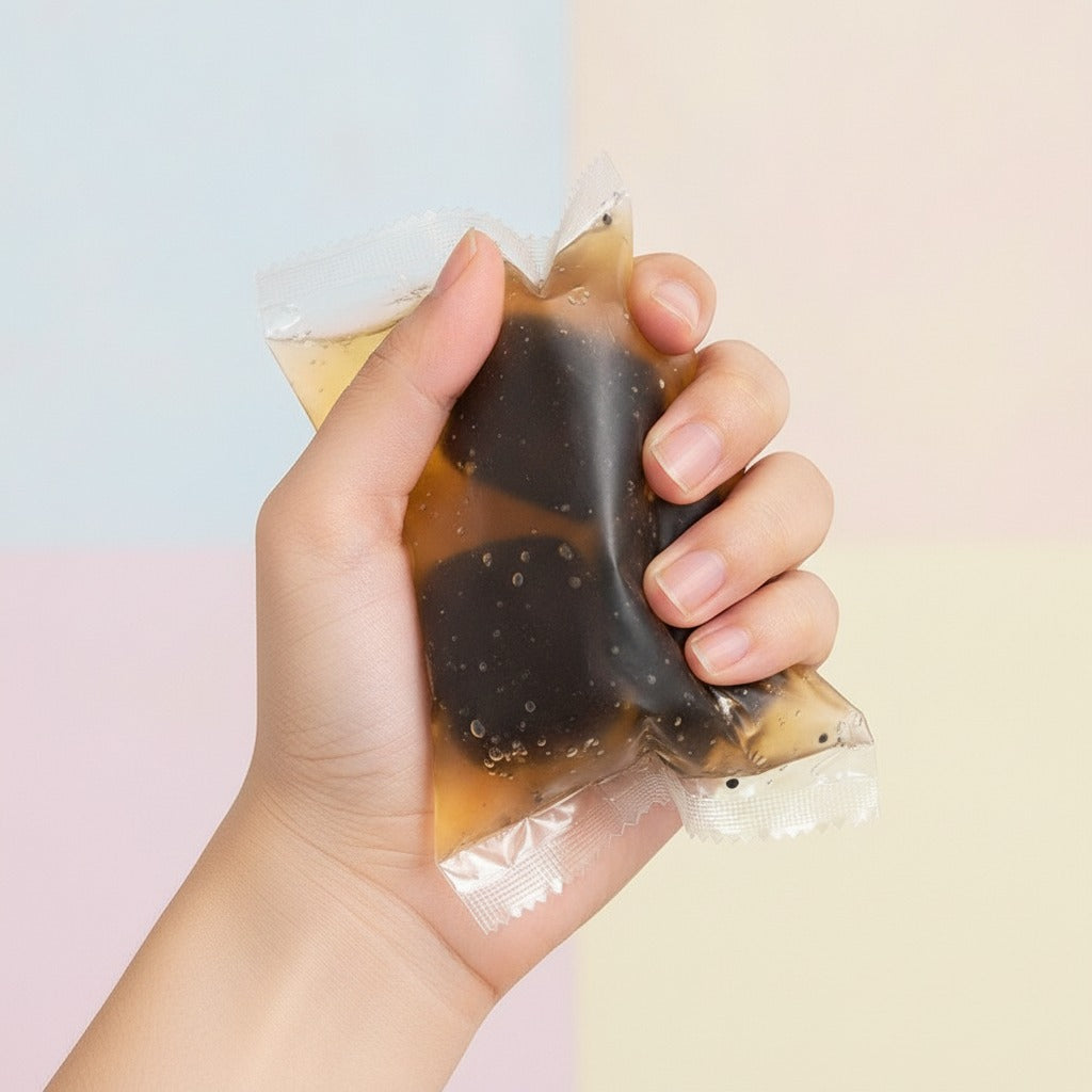 Crispy Ball Squishy Set - Chocolate - squeeze in hand