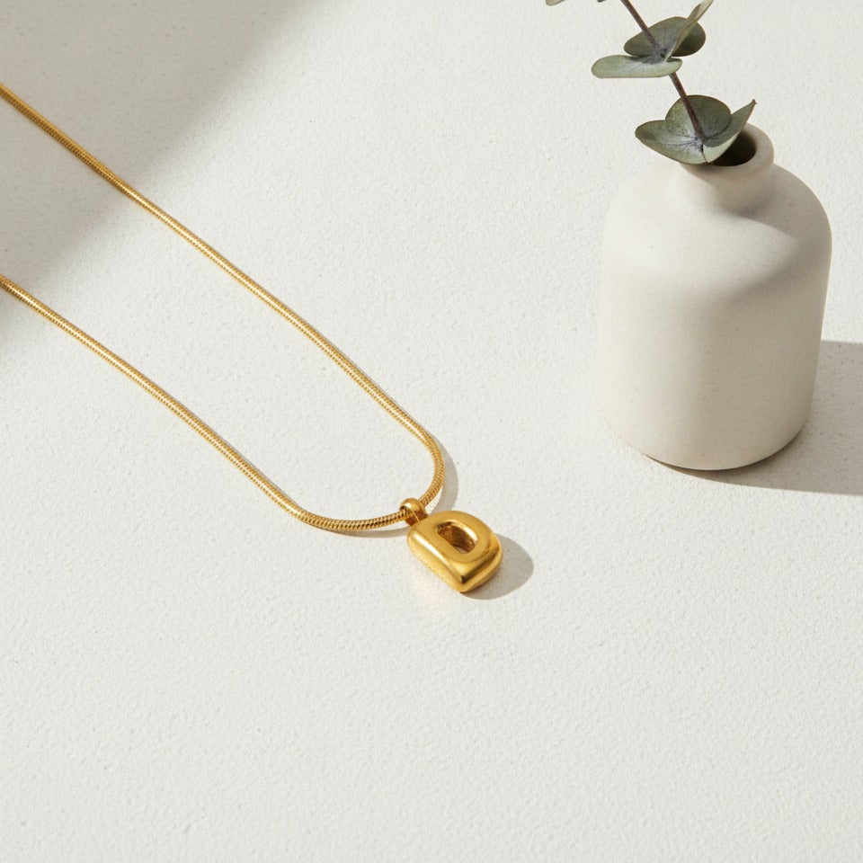 Chunky Heart Cutout Pendant Necklace - Gold