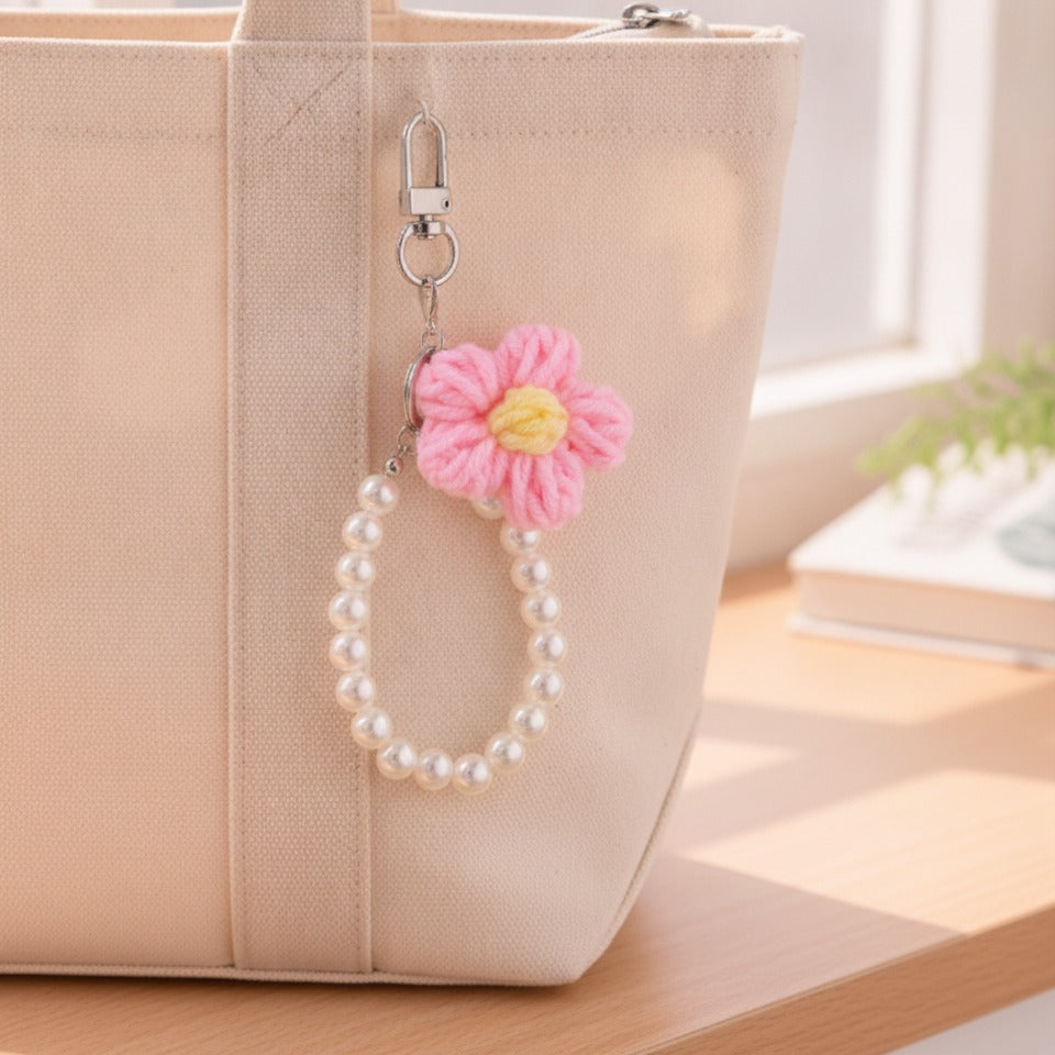 Daisy Pearl Beaded Keychain - Pink