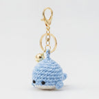 Crocheted whale keychain - Blue – novelty & toys (view 1)