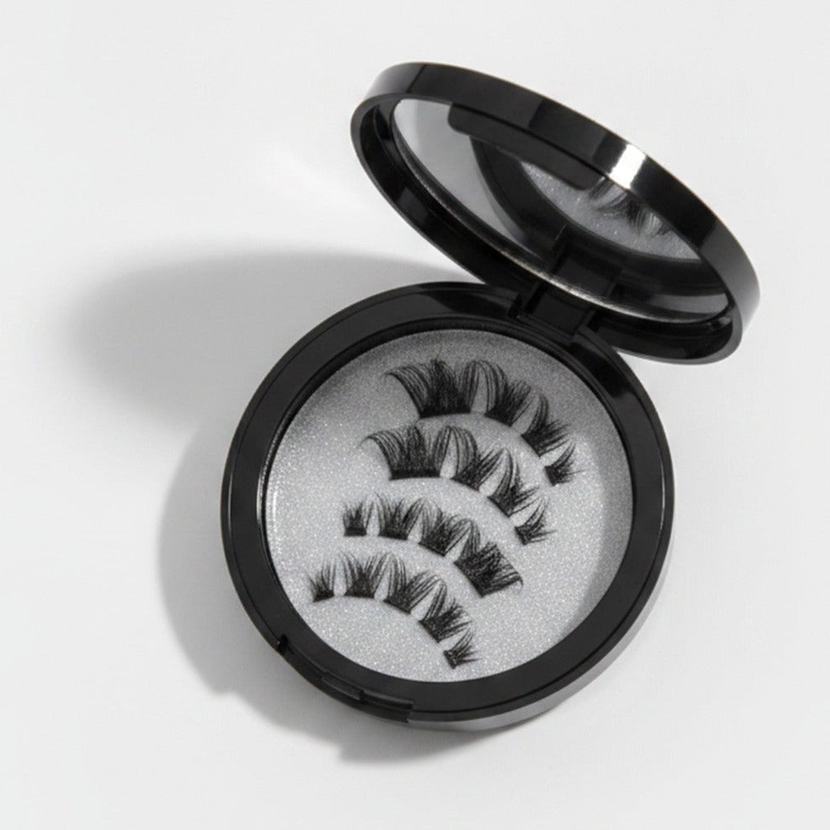 Magnetic Lashes With Mirror Case – Korean beauty tool (view 1)