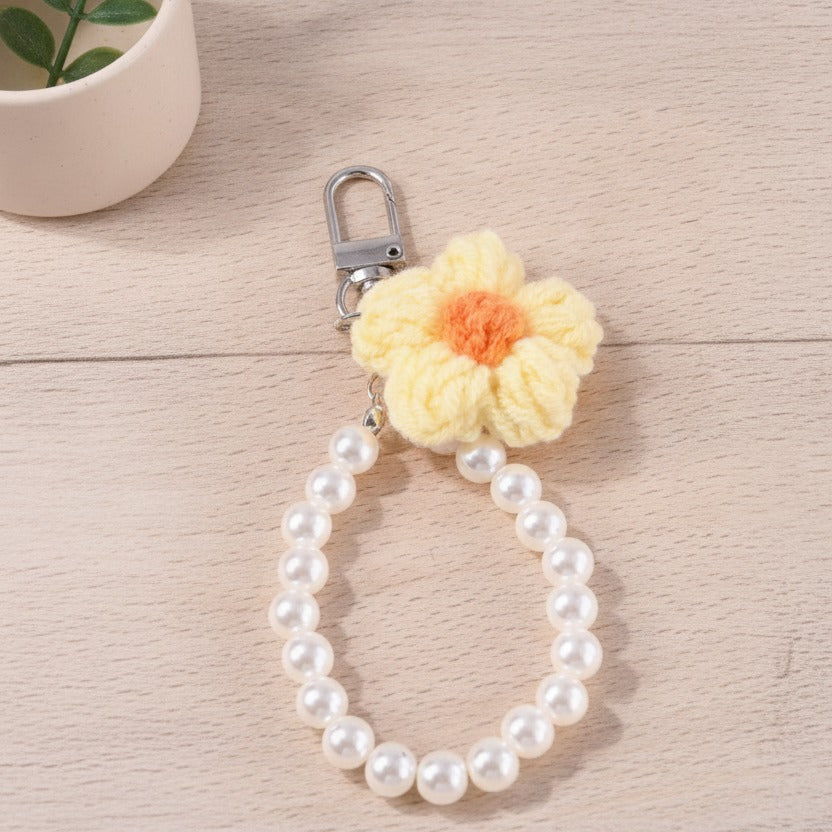 Daisy Pearl Beaded Keychain - Yellow