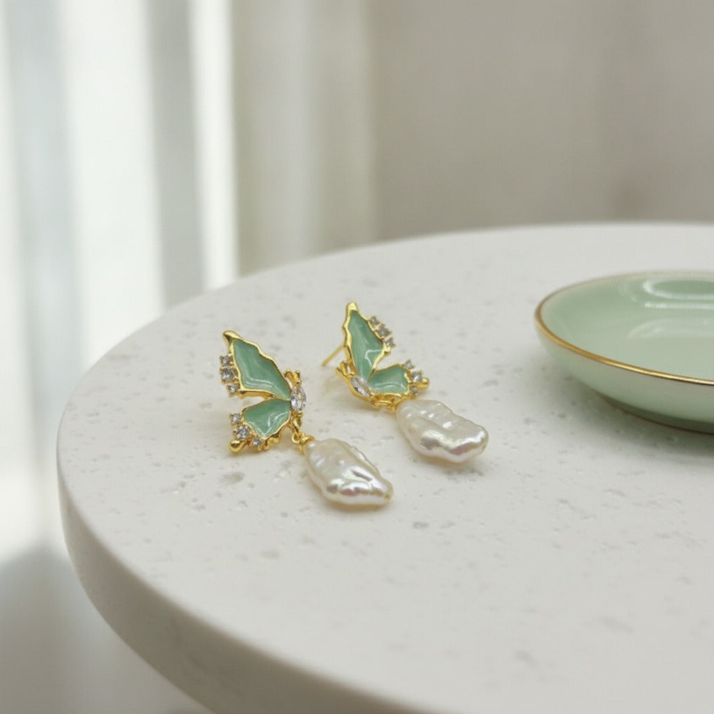 Baroque Pearl Drop Earrings - Gold Pearl