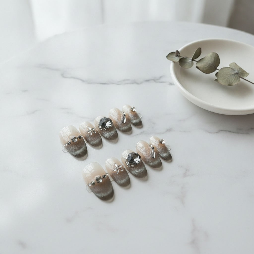 Glam Ombre Press-On Nails Set - Silver Ombre