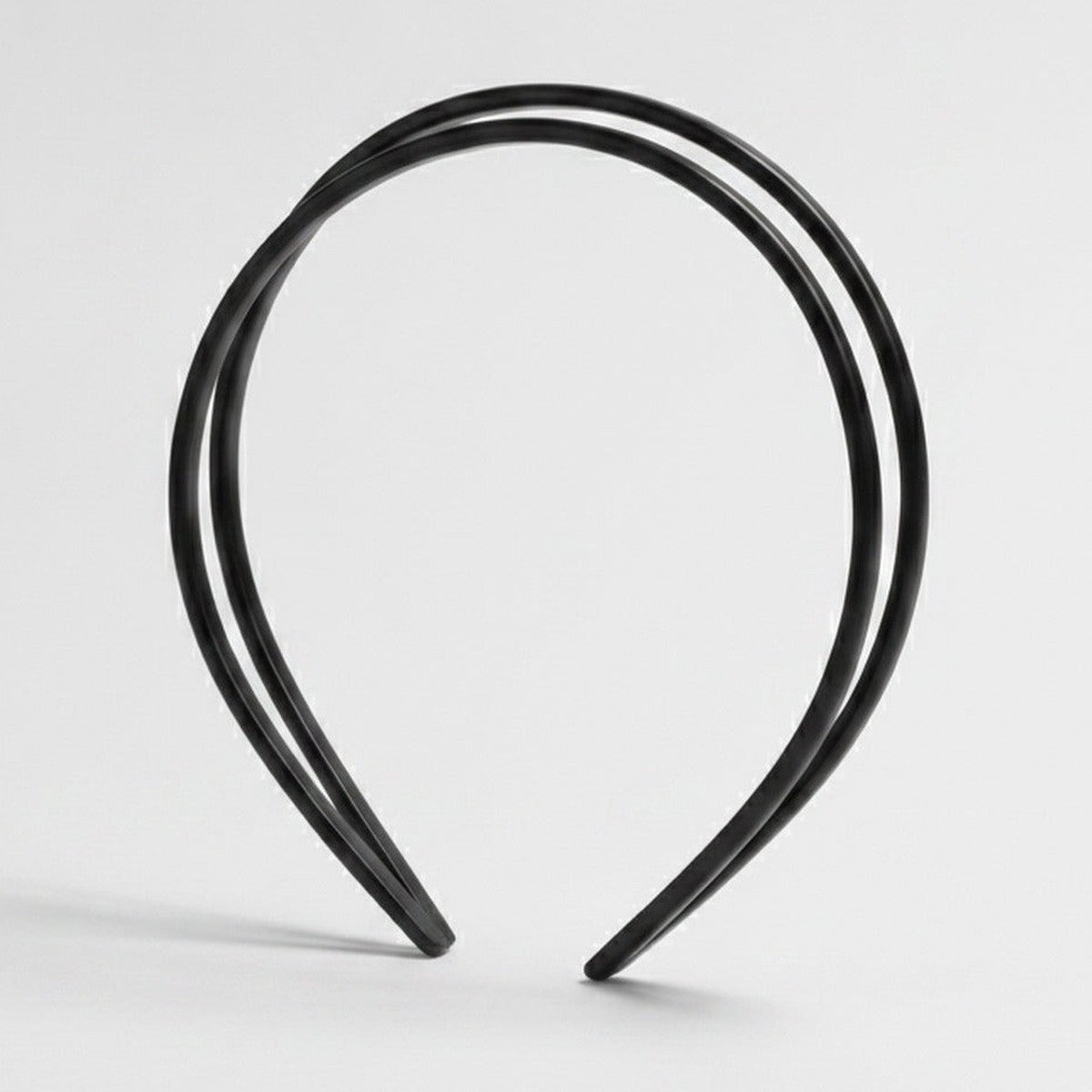 Curved Minimalist Hairband Headpiece - Crossover Headband Shiny Black – hair accessories (view 1)
