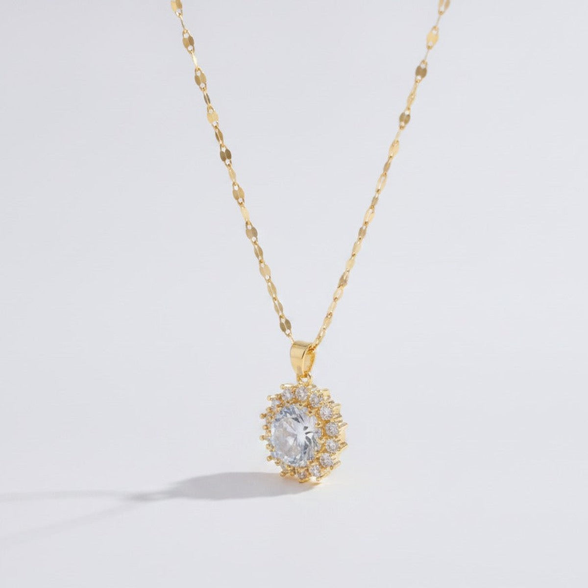Oval Halo Crystal Pendant Necklace - Gold