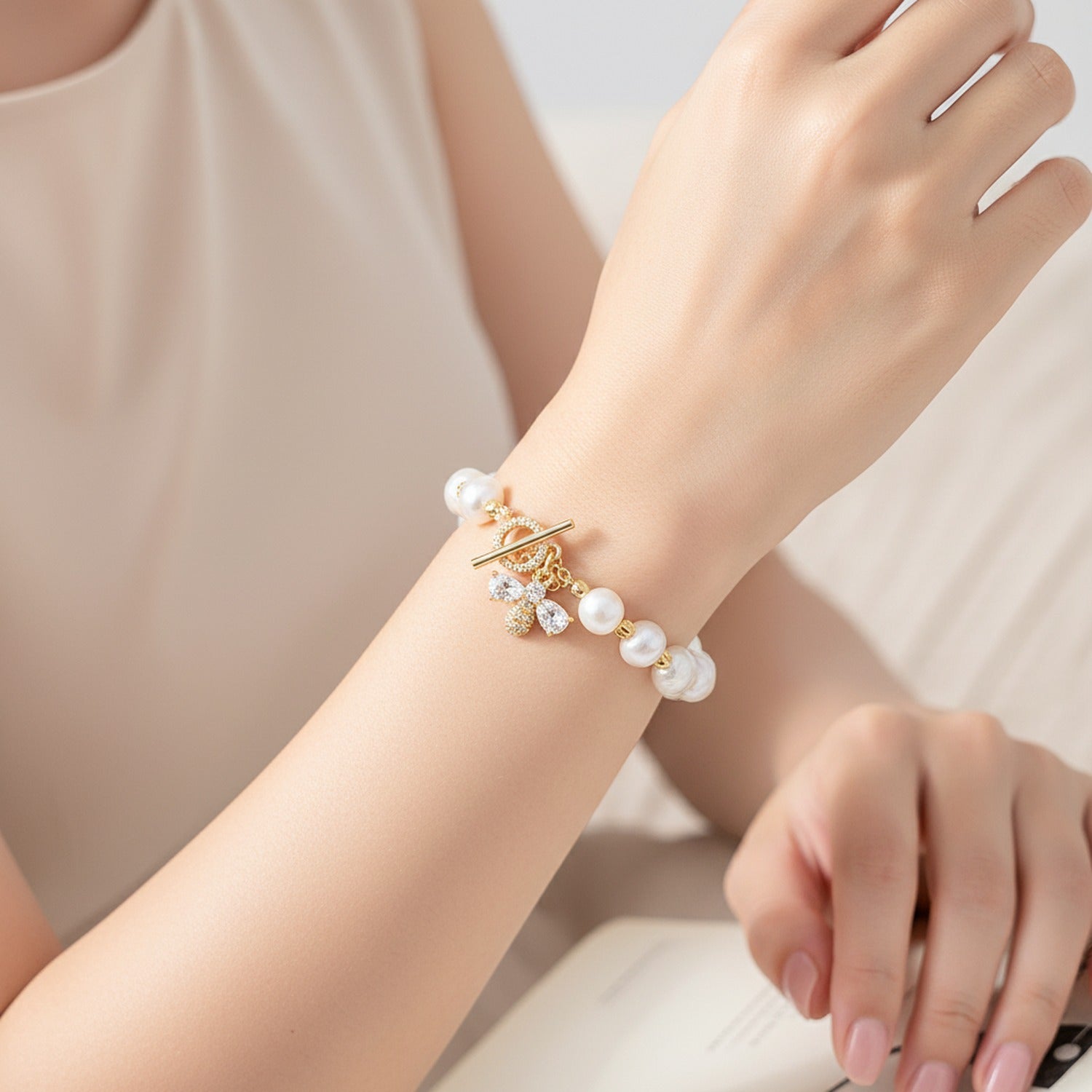 Pearl Beaded Bracelet With Rhinestone Bow Charm