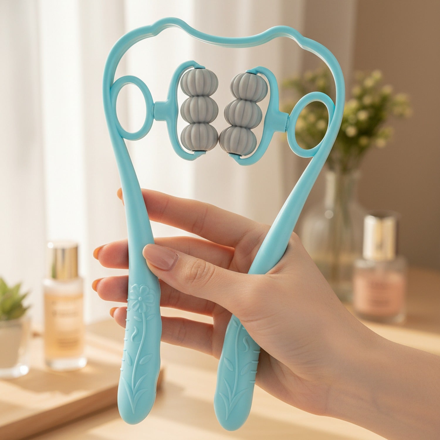Blue Tooth-Shaped Makeup Brush Holder With Bristles