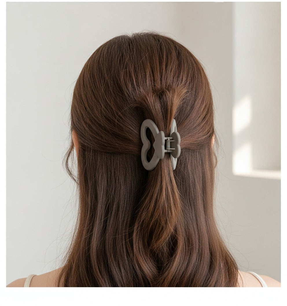 Heart Shaped Acrylic Hair Clips Set – hair accessories (view 2)