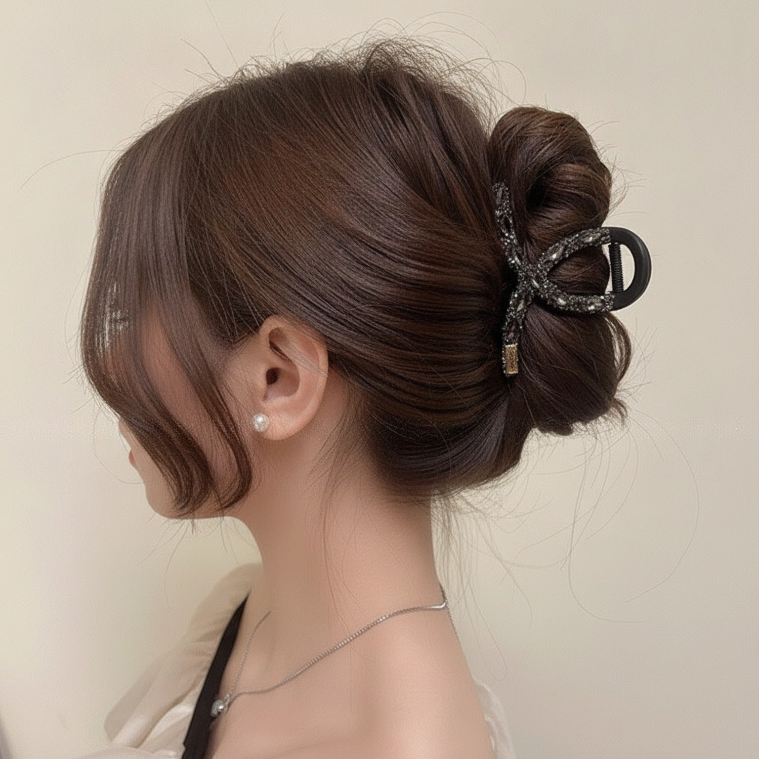 Rhinestone Claw Hair Clip - Black