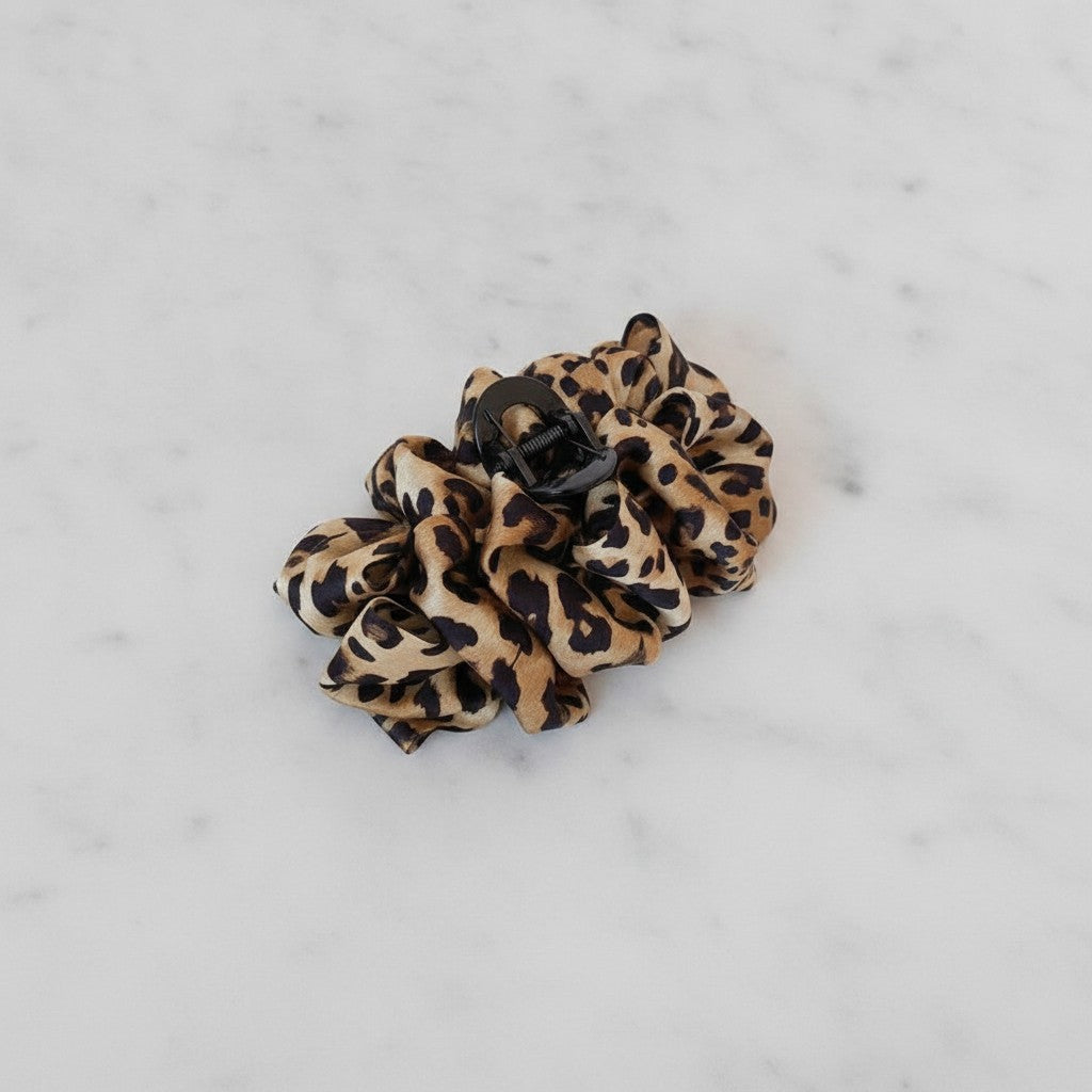 Leopard Print Hair Claw Clip With Charm – hair accessories (view 3)