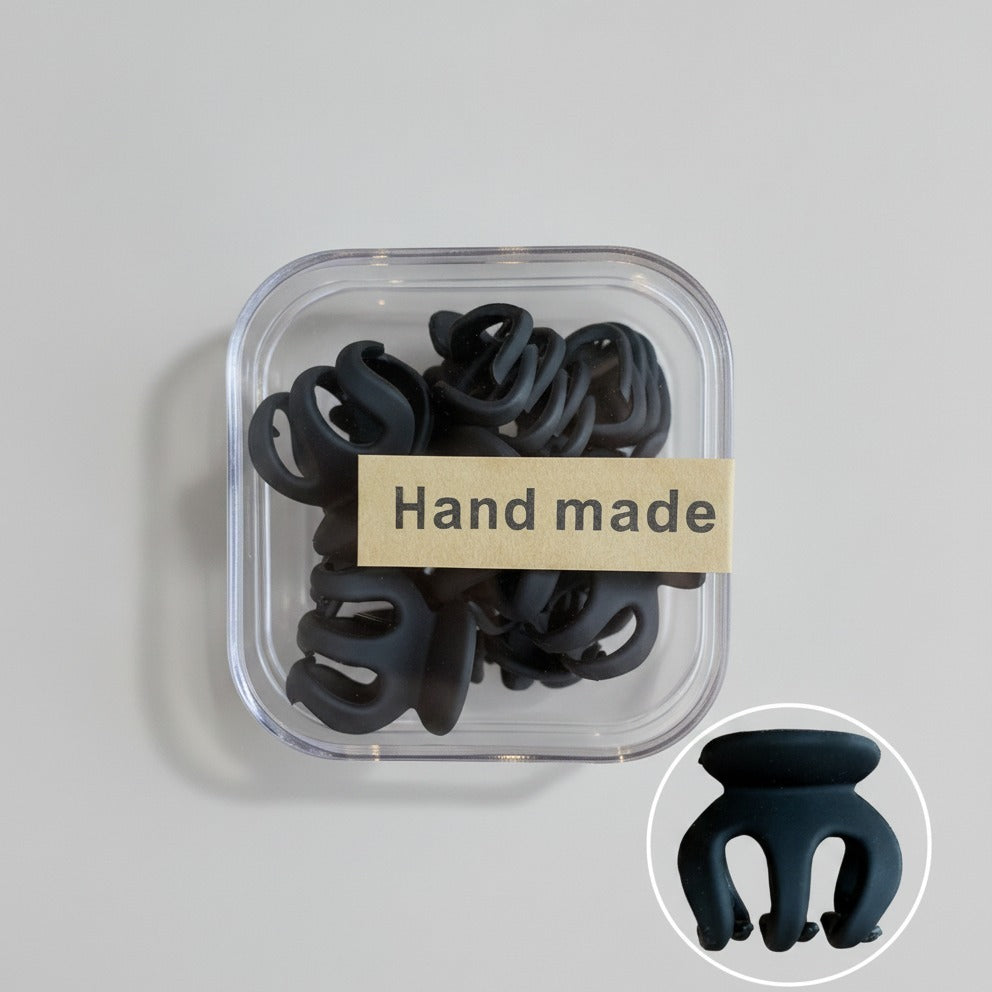 Black Octopus Hair Claw Clip Hand Made – hair accessories (view 1)