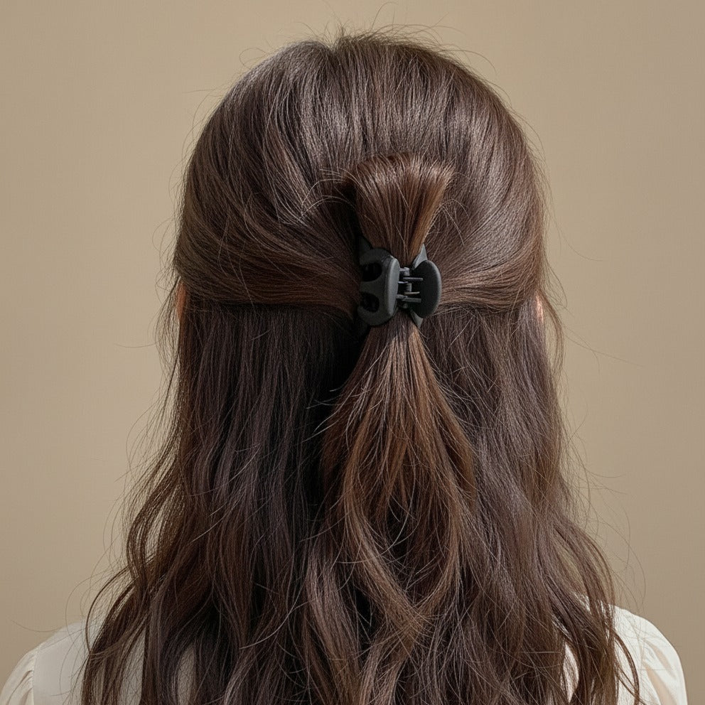 Black Octopus Hair Claw Clip Hand Made – hair accessories (view 3)