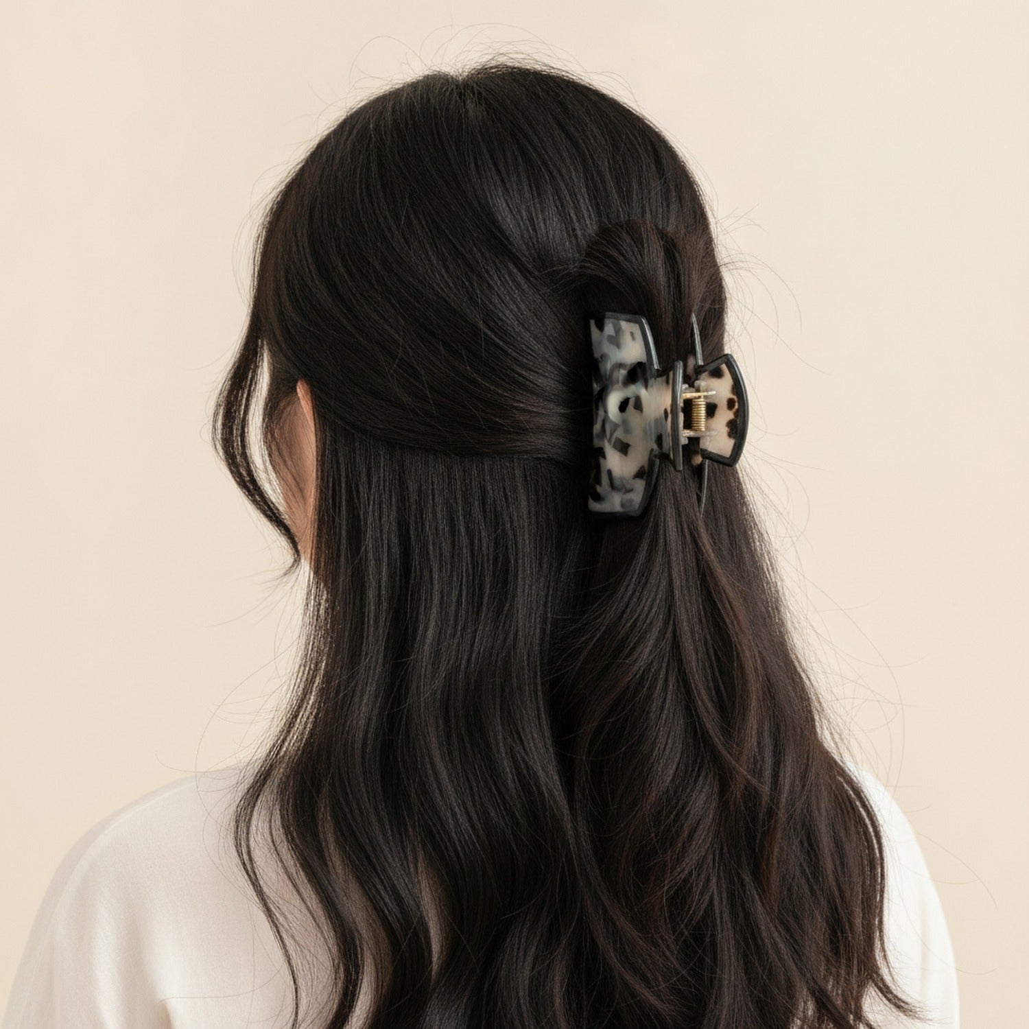 Tortoiseshell Hair Claw Clip - Black & White Tortoiseshell