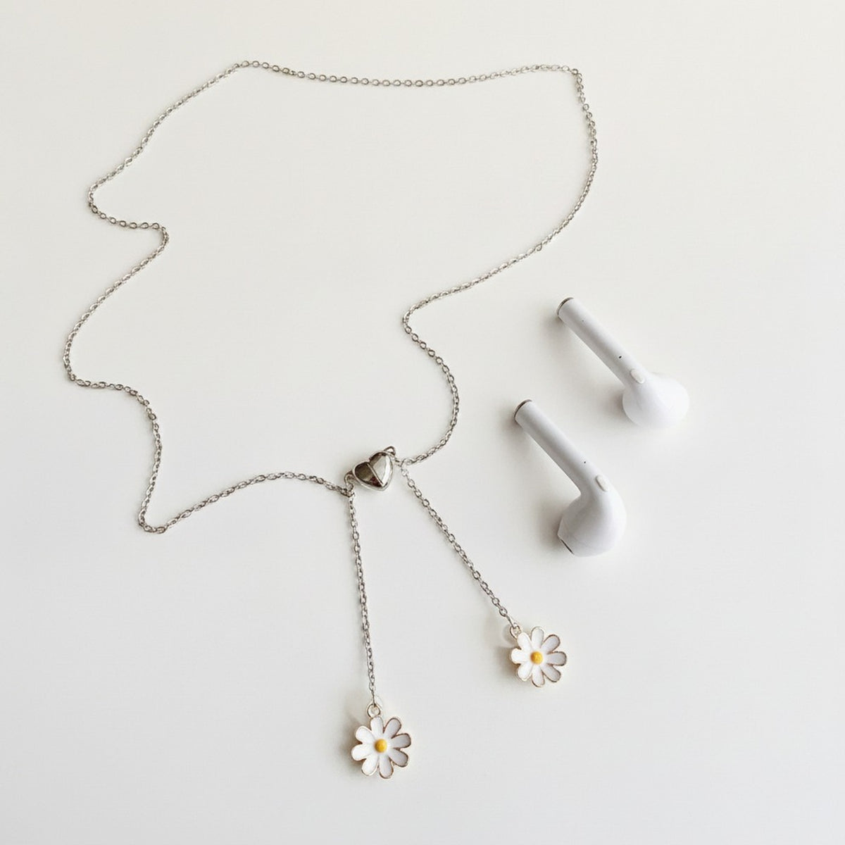 Magnetic Daisy Earbud Anti-Loss Chain – tech (view 2)