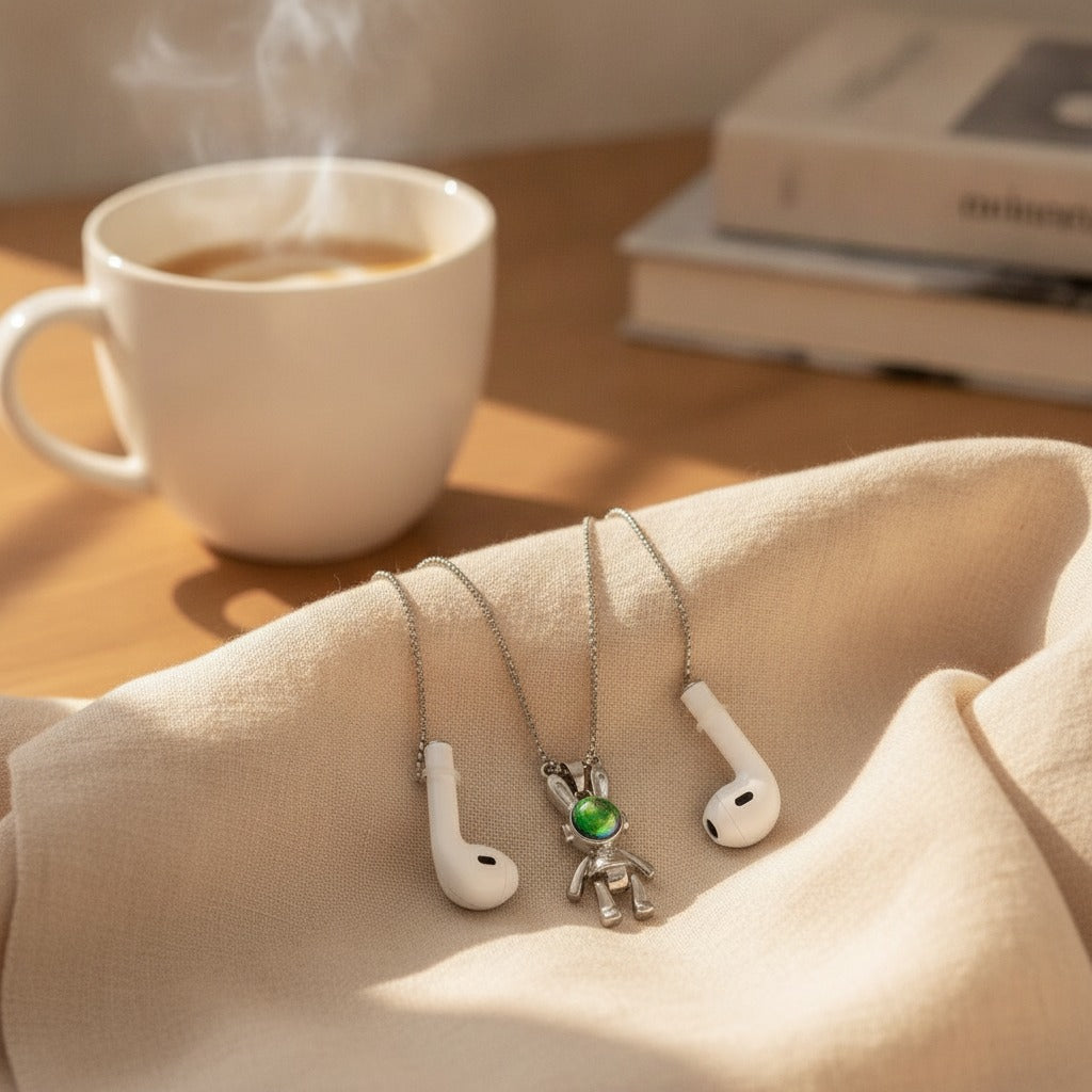 Rabbit Earbud Anti-Loss Necklace – novelty & toys (view 2)