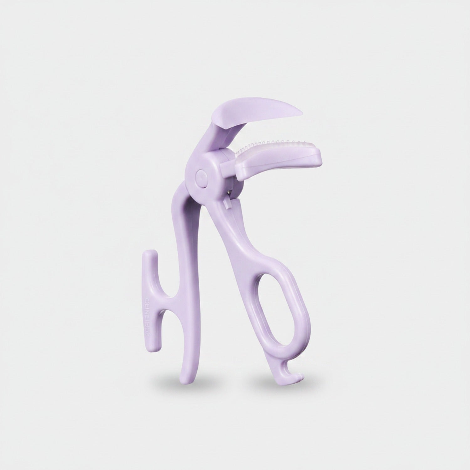 Lavender Eyelash Curler With Serrated Pads