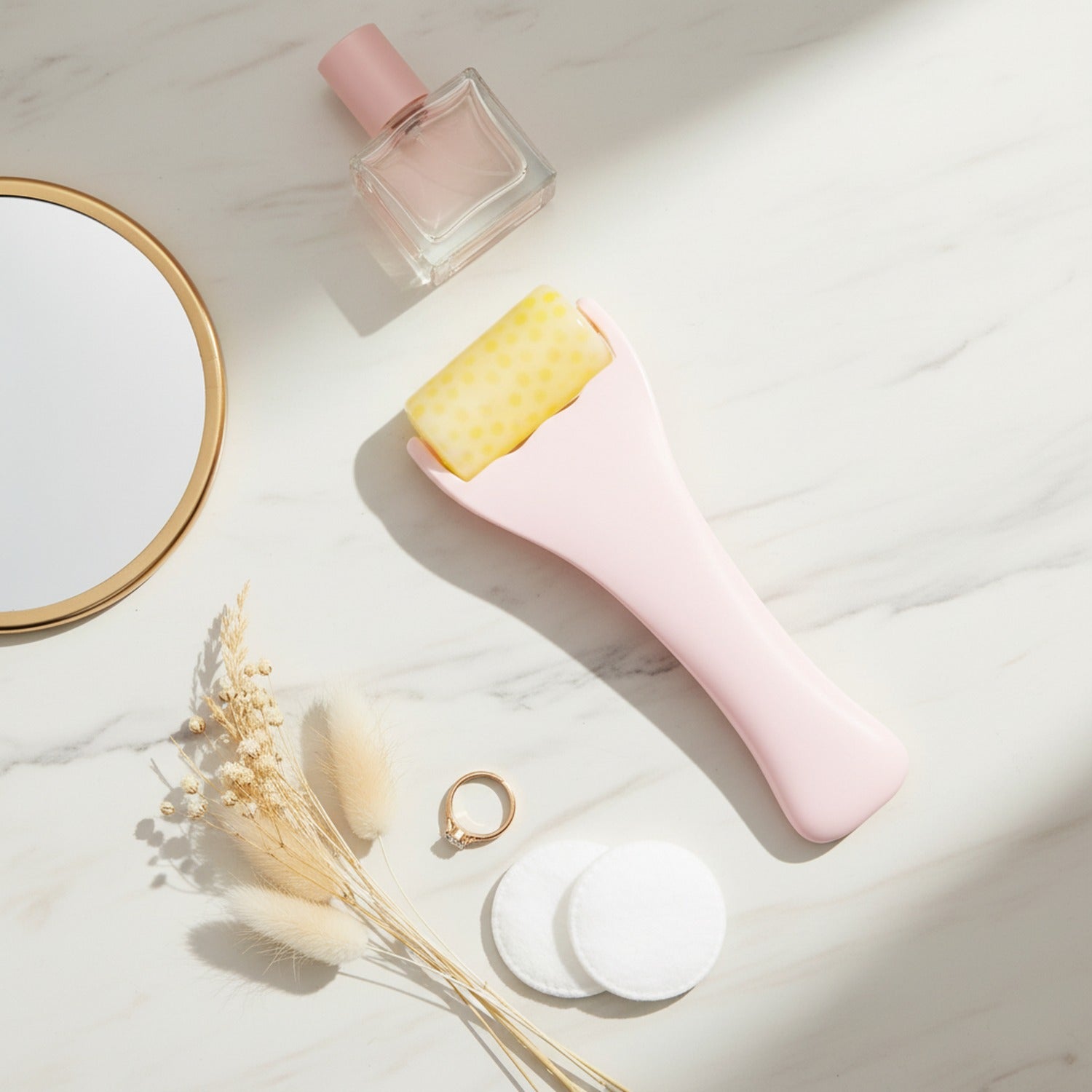 Yellow Sponge Facial Roller Beauty Tool Pink – Korean beauty tool (view 2)