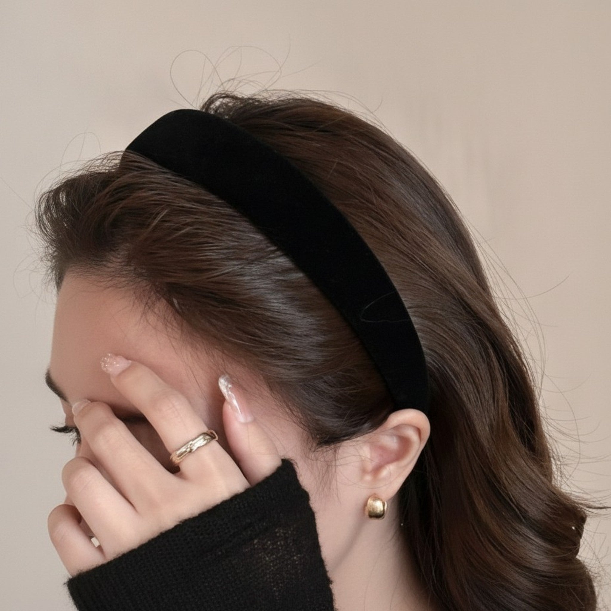 Elegant Velvet Padded Hair Headband – hair accessories (view 1)
