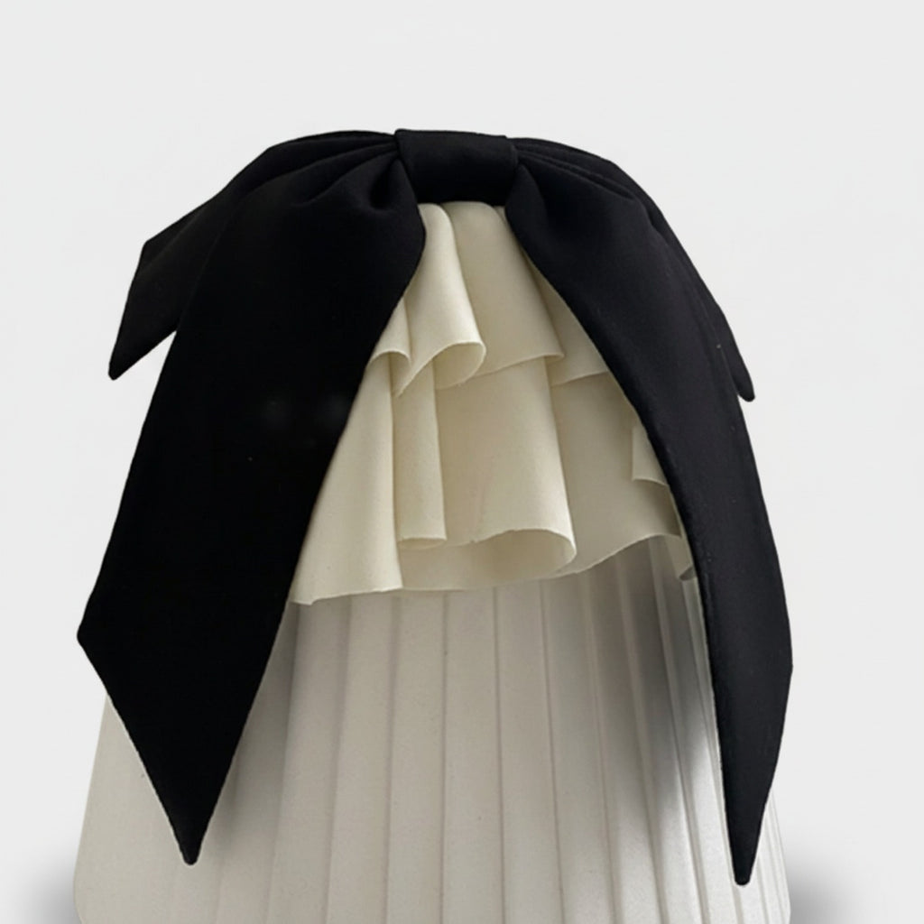 Black Ruffle Claw Hair Clip Cream