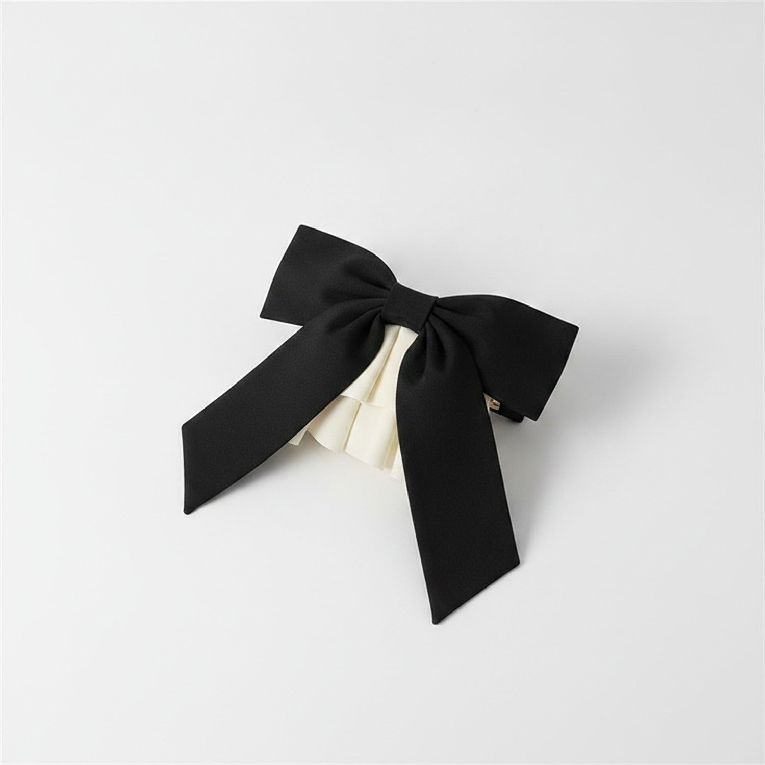 Black Ruffle Claw Hair Clip Cream