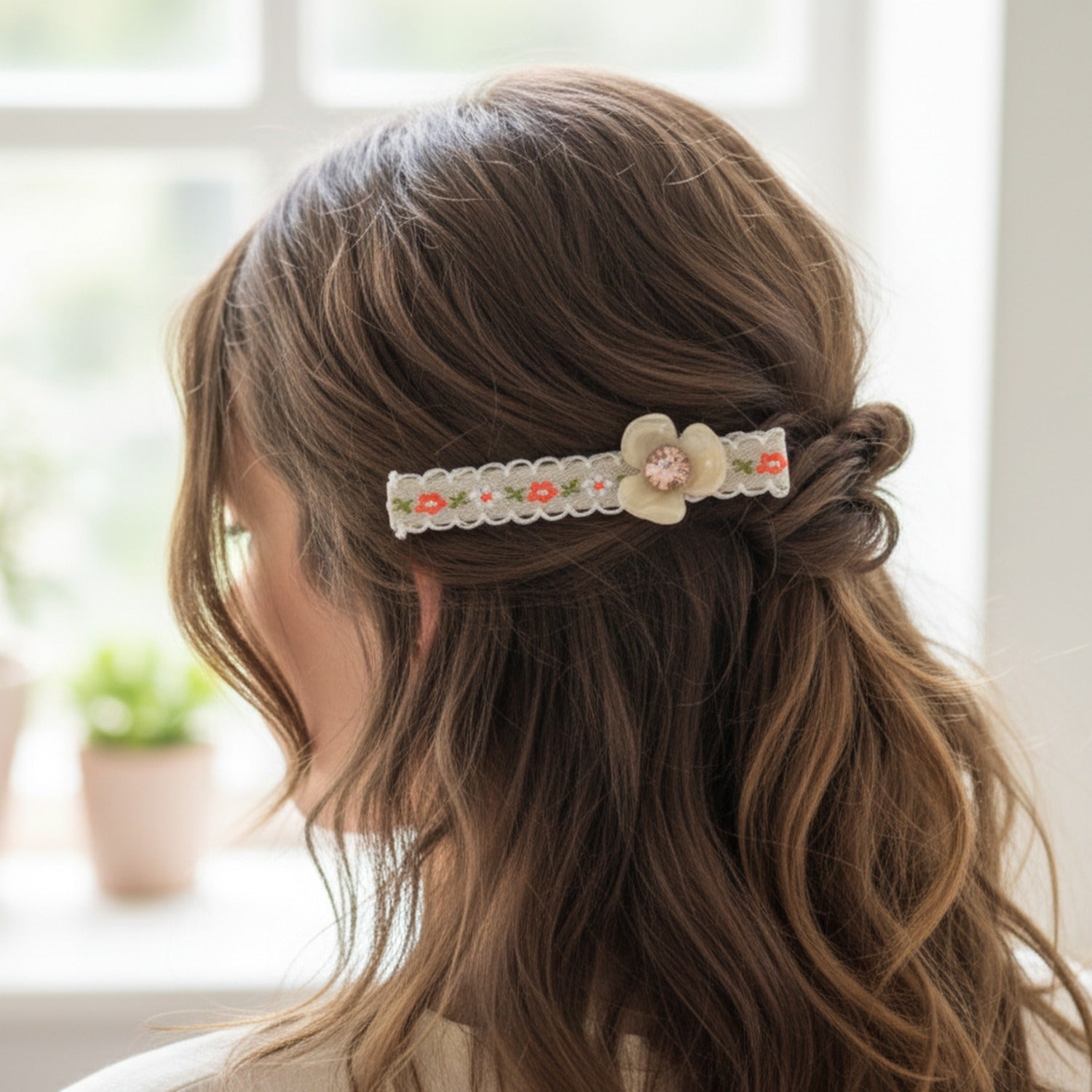 Pearl Flower Hair Clip With Rhinestone Center