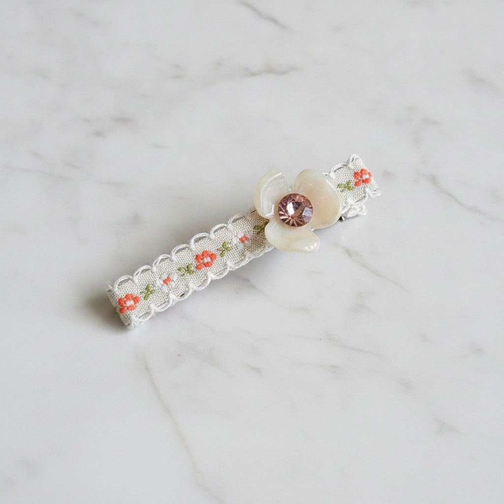 Pearl Flower Hair Clip With Rhinestone Center – hair accessories (view 2)
