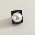 Mini Pearl Hair Claw Clip – hair accessories (view 1)