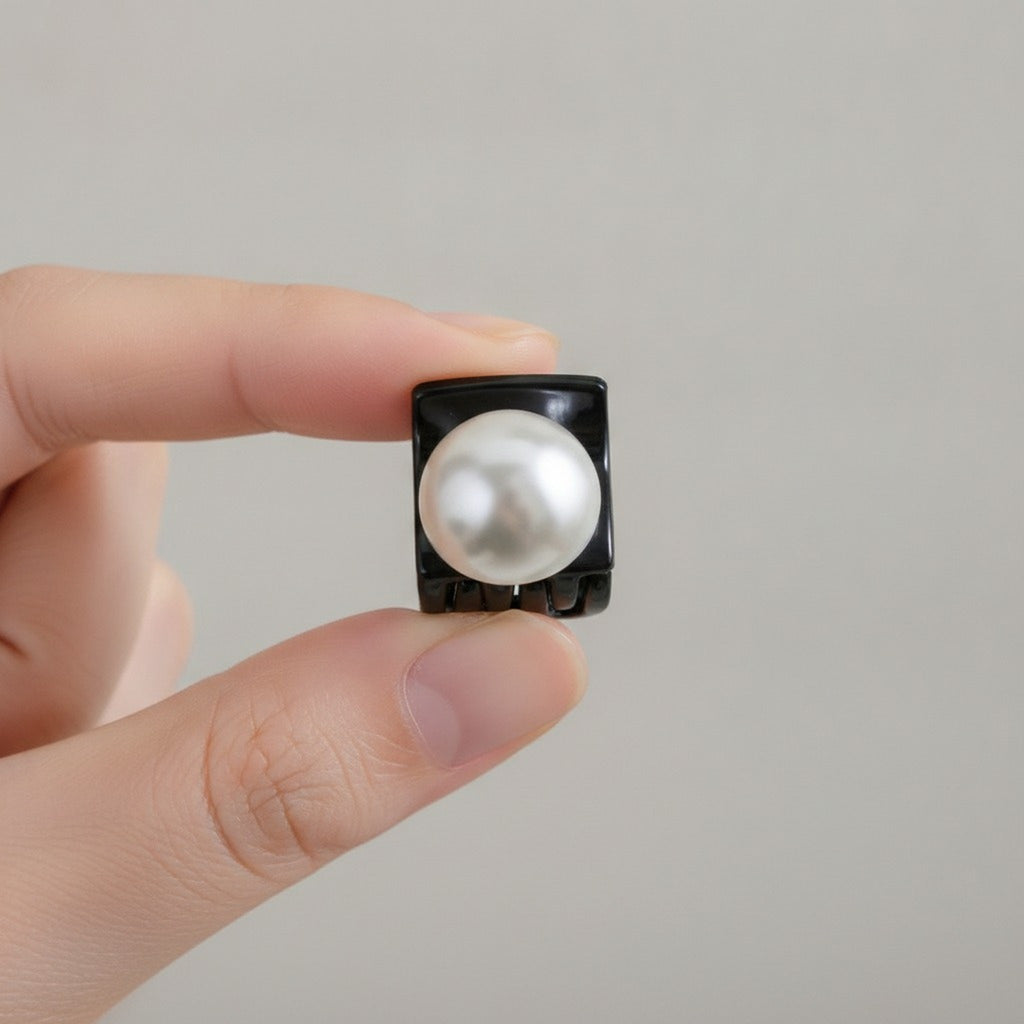 Mini Pearl Hair Claw Clip – hair accessories (view 3)
