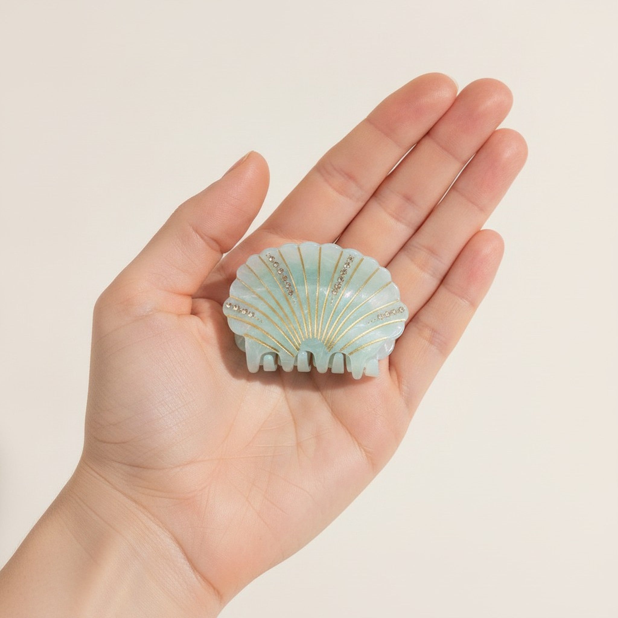 Sparkling Seashell Claw Hair Clip – hair accessories (view 5)
